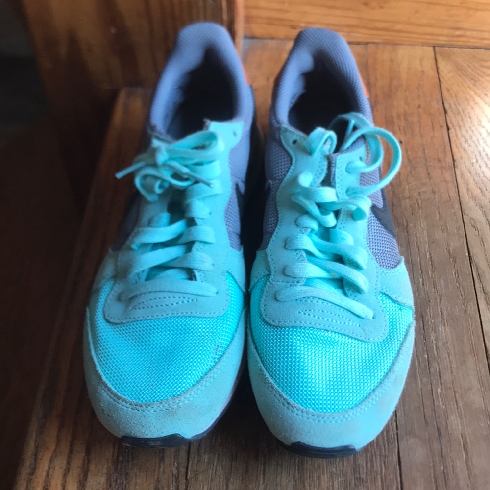 Nike internationalist